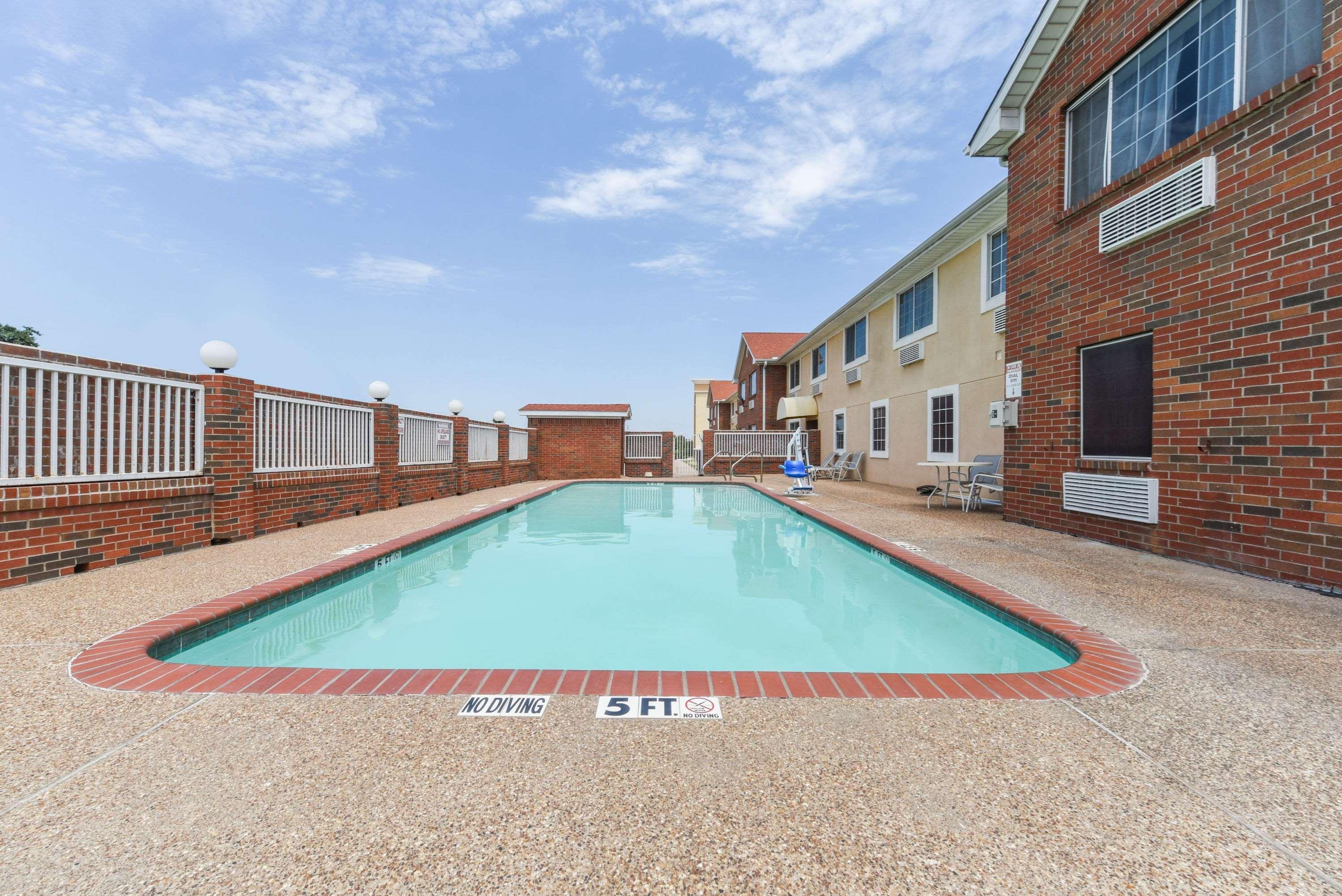 Super 8 By Wyndham Burleson Fort Worth Area Kültér fotó